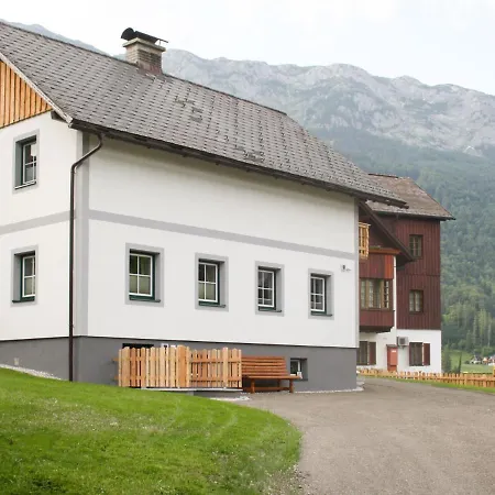 Ferienhaus Steirer - Bus100 Ferienhaus Grundlsee